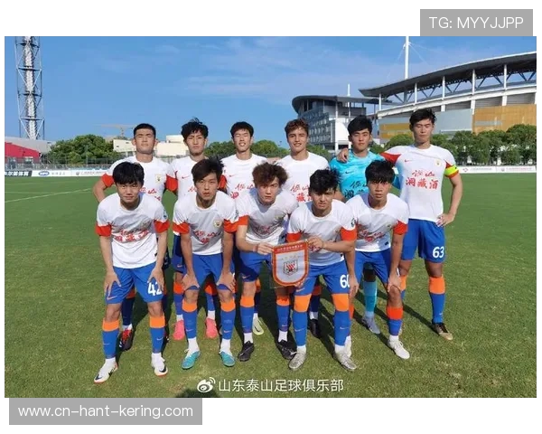 山东泰山全力迎战上海海港力争三分，激情对决燃起新赛季希望