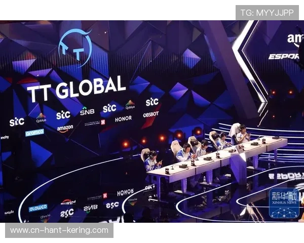 《电竞赛事激战正酣各大战队角逐全球冠军荣耀引爆赛场热潮》